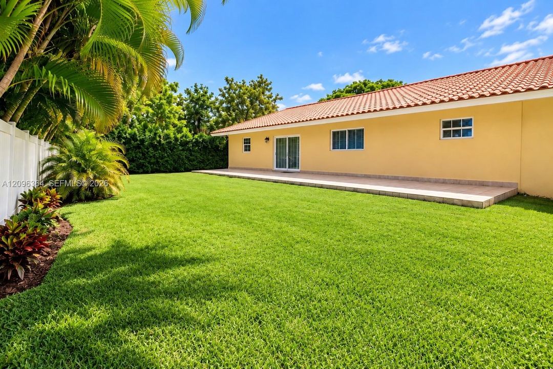For Sale: $879,000 (4 beds, 2 baths, 2293 Square Feet)