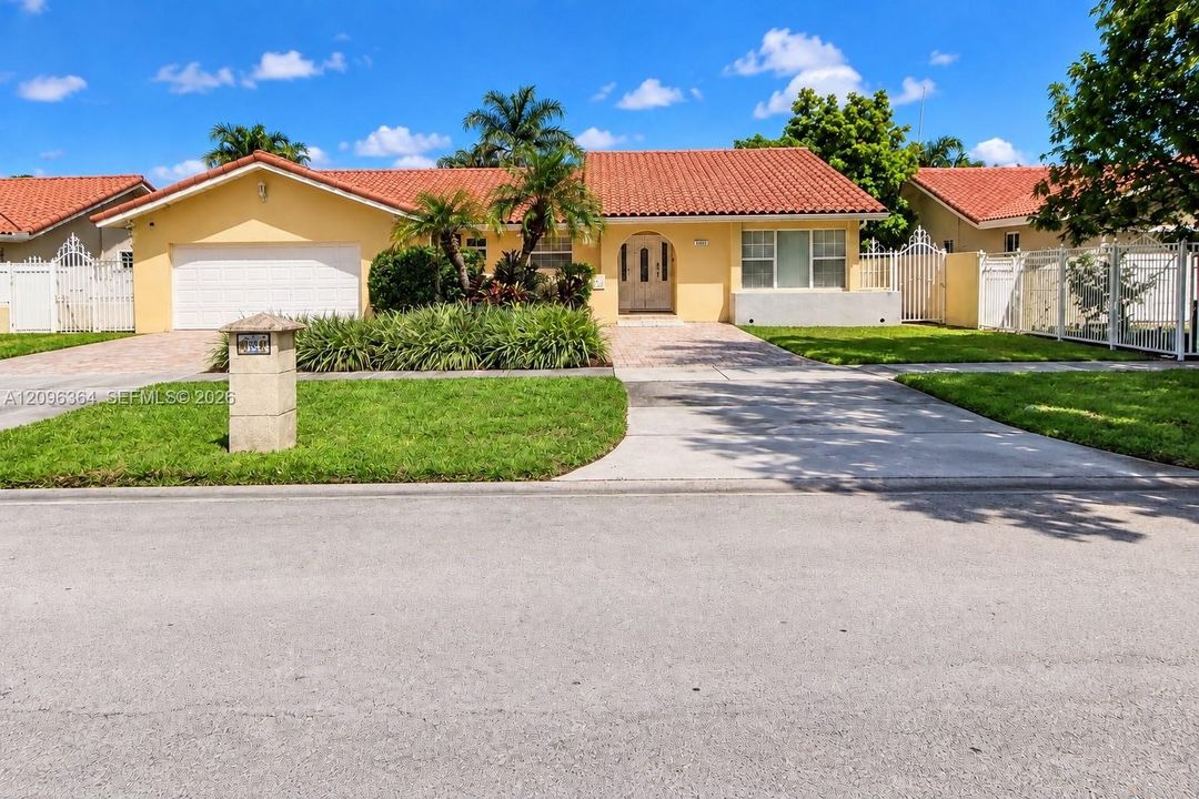 For Sale: $879,000 (4 beds, 2 baths, 2293 Square Feet)