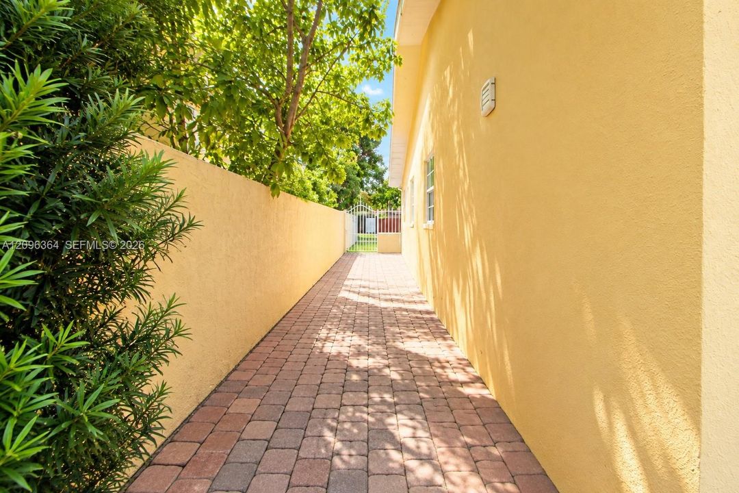 For Sale: $879,000 (4 beds, 2 baths, 2293 Square Feet)