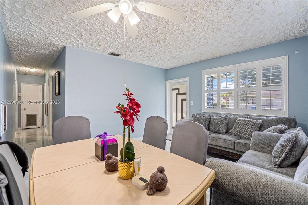 En Venta: $479,900 (3 camas, 1 baños, 1248 Pies cuadrados)