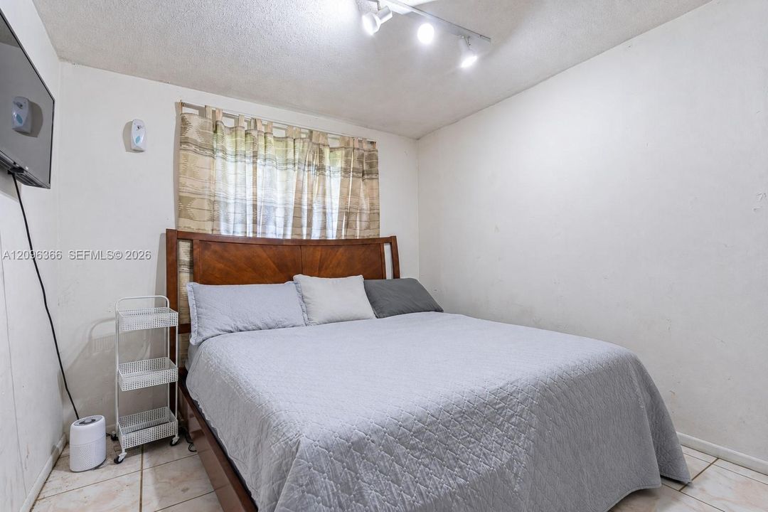 En Venta: $479,900 (3 camas, 1 baños, 1248 Pies cuadrados)