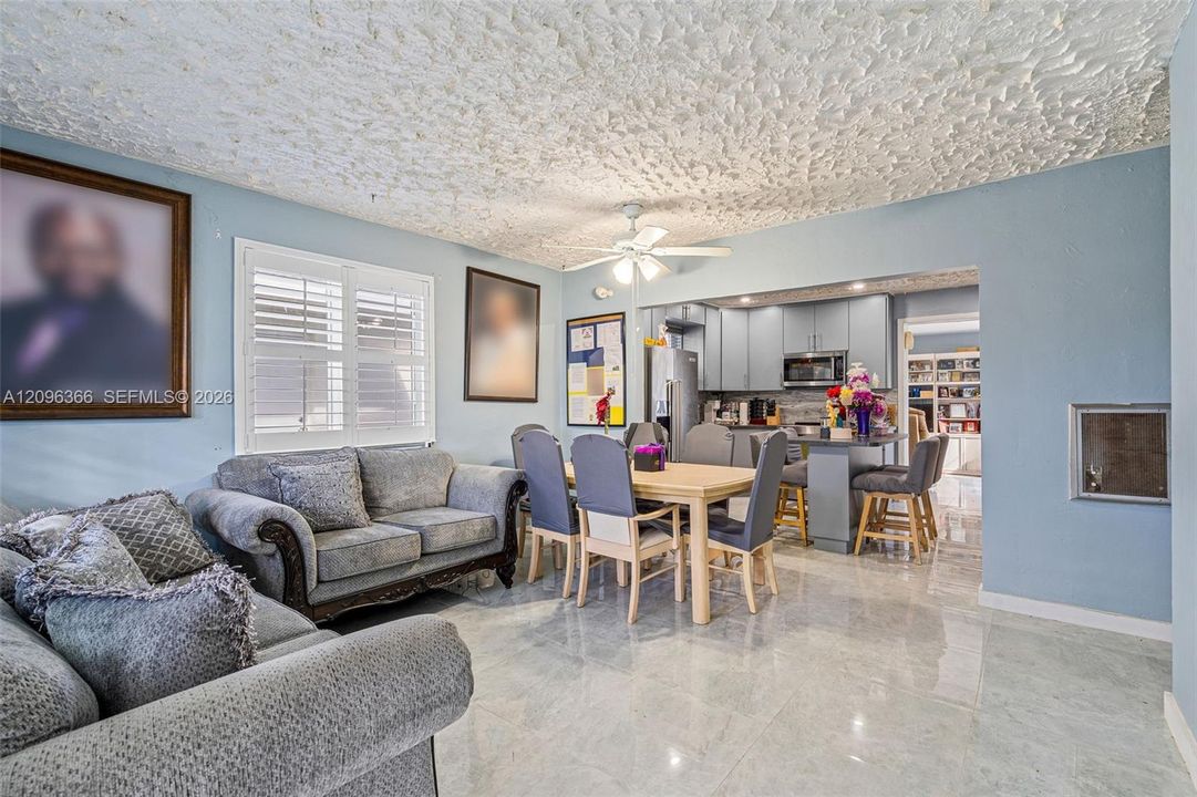 En Venta: $479,900 (3 camas, 1 baños, 1248 Pies cuadrados)
