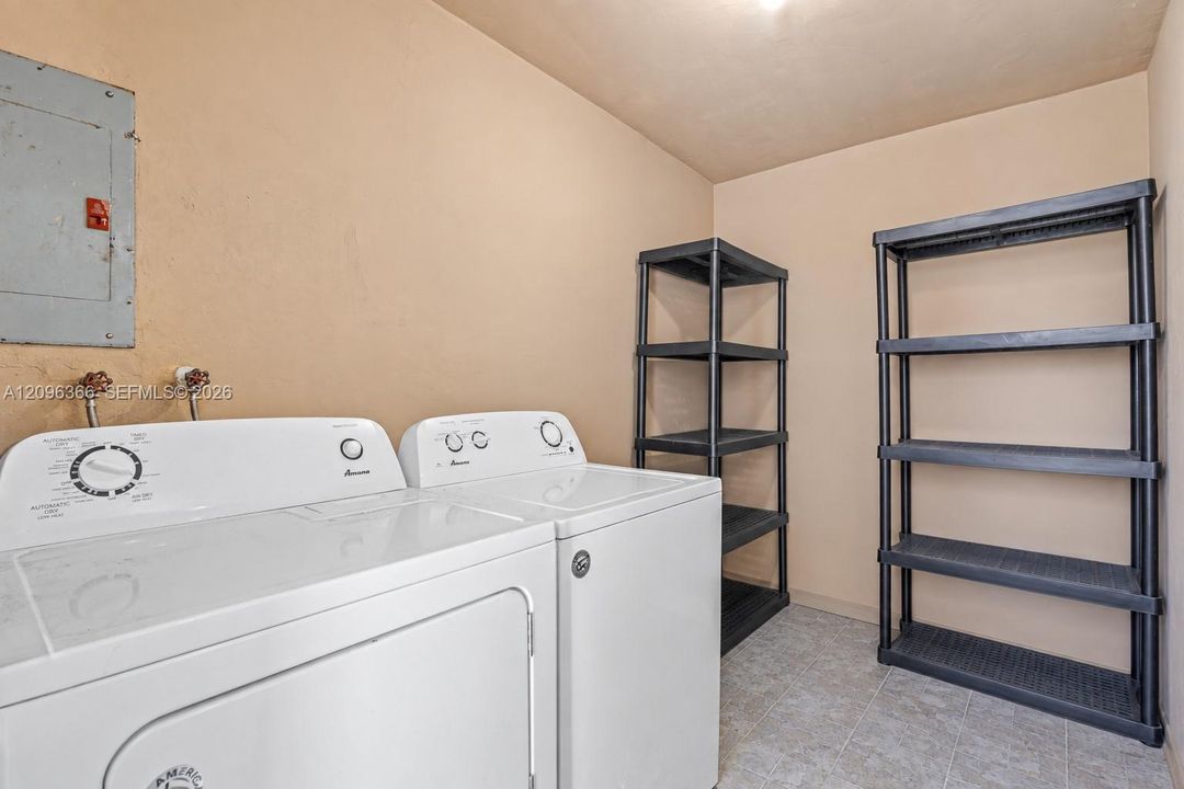 En Venta: $479,900 (3 camas, 1 baños, 1248 Pies cuadrados)