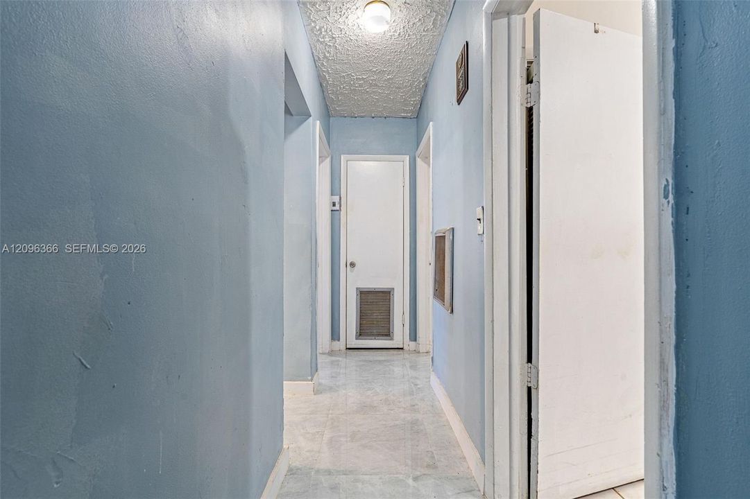 En Venta: $479,900 (3 camas, 1 baños, 1248 Pies cuadrados)