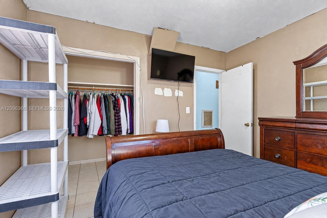 En Venta: $479,900 (3 camas, 1 baños, 1248 Pies cuadrados)