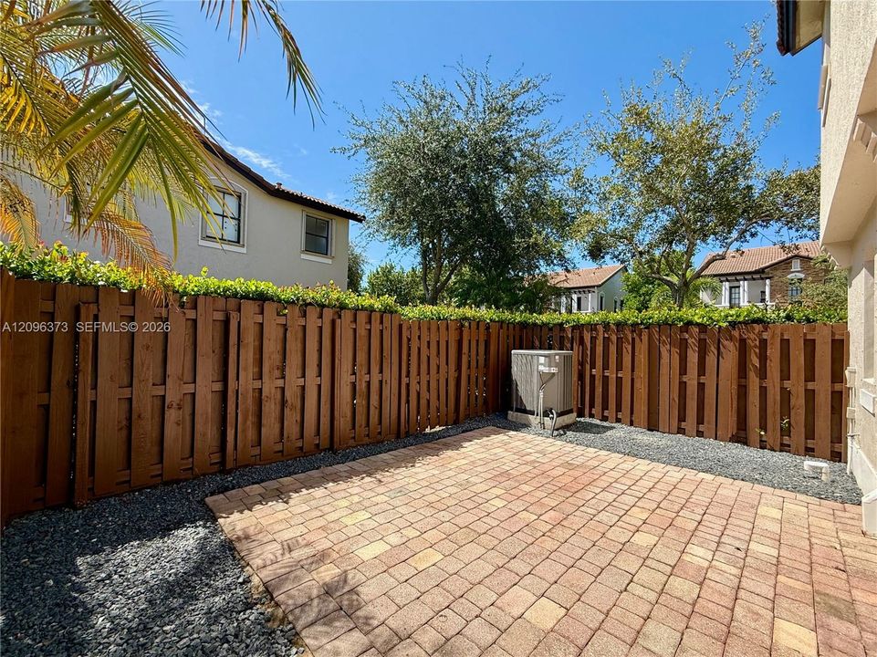 For Sale: $795,000 (5 beds, 3 baths, 2180 Square Feet)