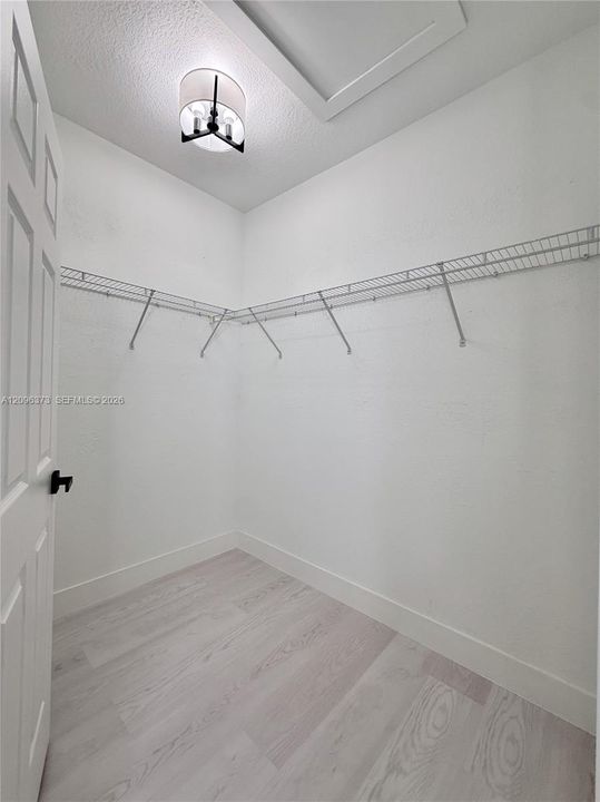 For Sale: $795,000 (5 beds, 3 baths, 2180 Square Feet)