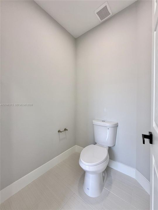 For Sale: $795,000 (5 beds, 3 baths, 2180 Square Feet)