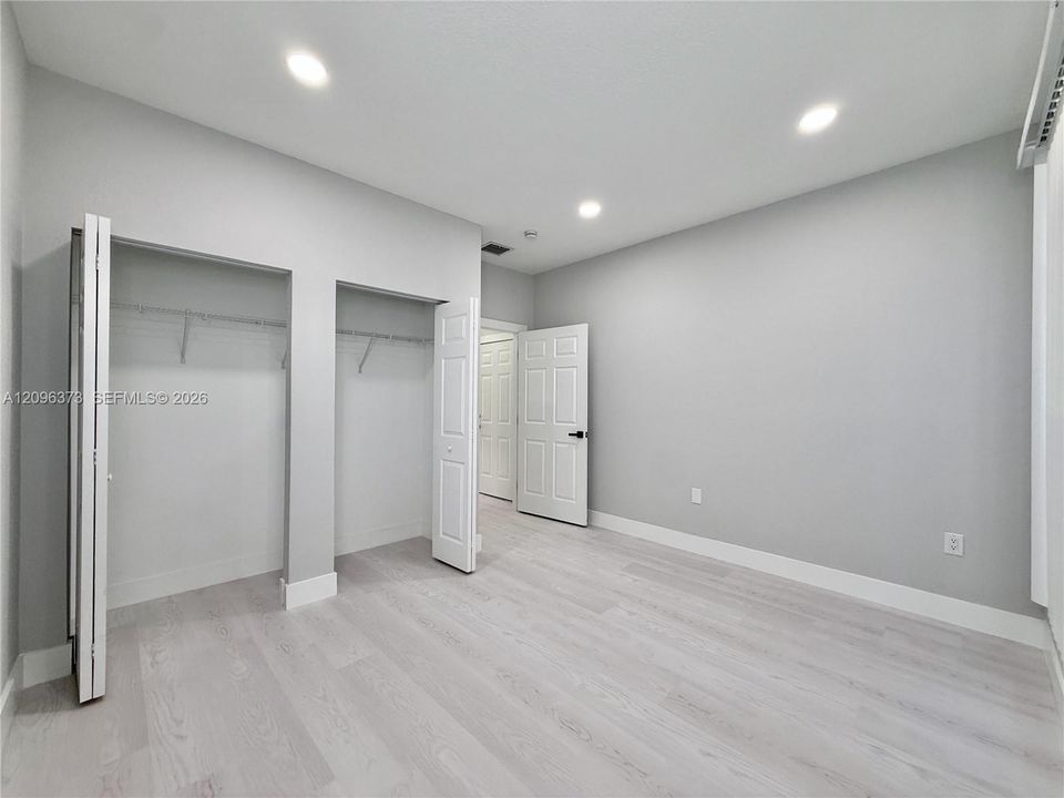 For Sale: $795,000 (5 beds, 3 baths, 2180 Square Feet)