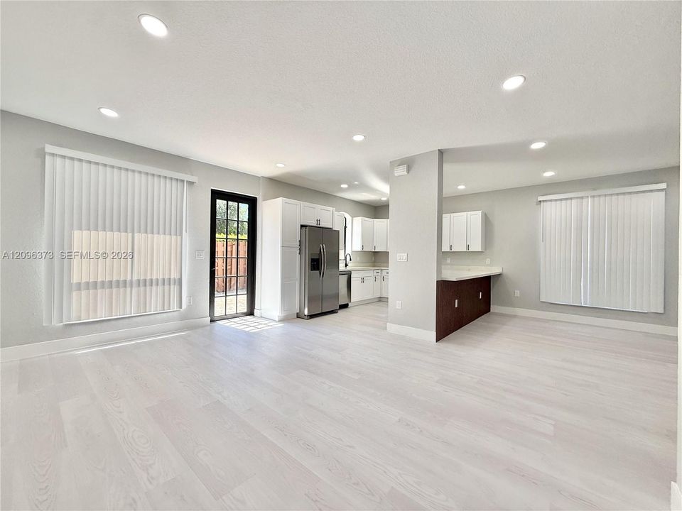 For Sale: $795,000 (5 beds, 3 baths, 2180 Square Feet)