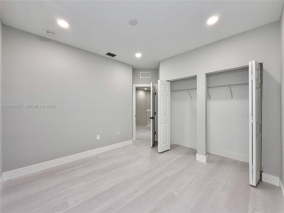 For Sale: $795,000 (5 beds, 3 baths, 2180 Square Feet)