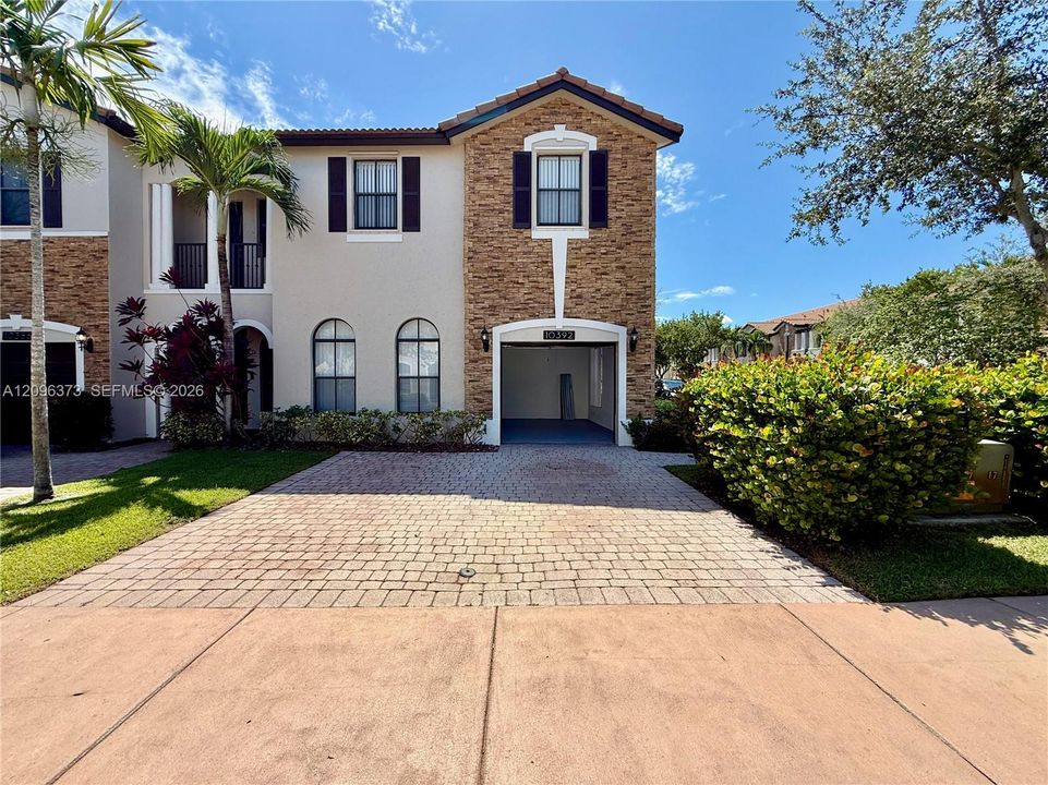 For Sale: $795,000 (5 beds, 3 baths, 2180 Square Feet)