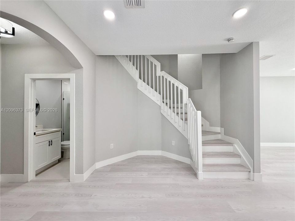 For Sale: $795,000 (5 beds, 3 baths, 2180 Square Feet)
