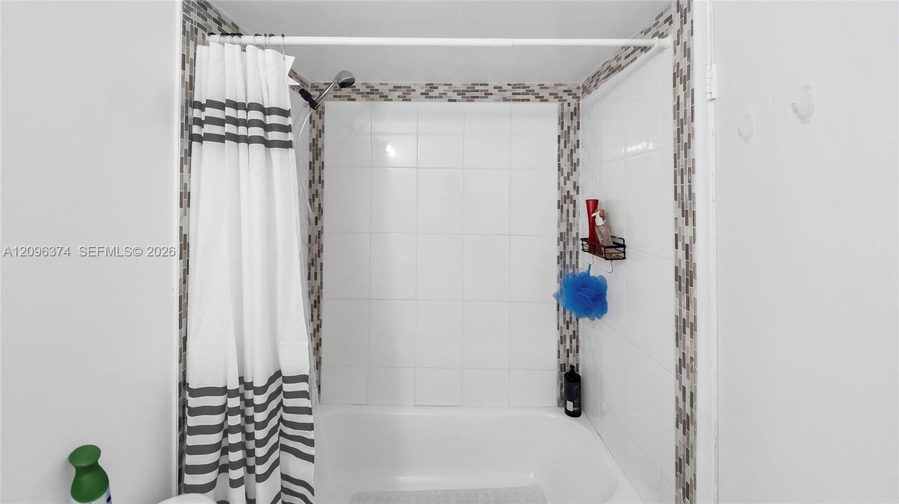 En Venta: $170,000 (2 camas, 2 baños, 899 Pies cuadrados)