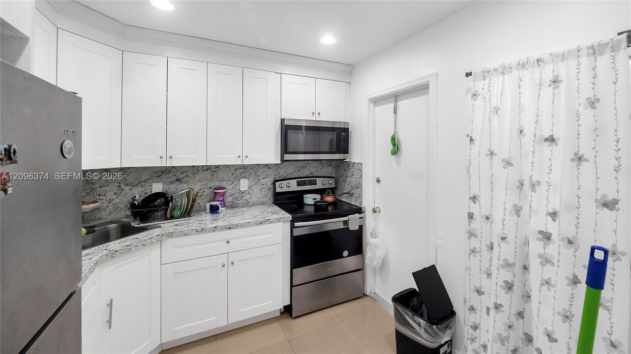 En Venta: $170,000 (2 camas, 2 baños, 899 Pies cuadrados)