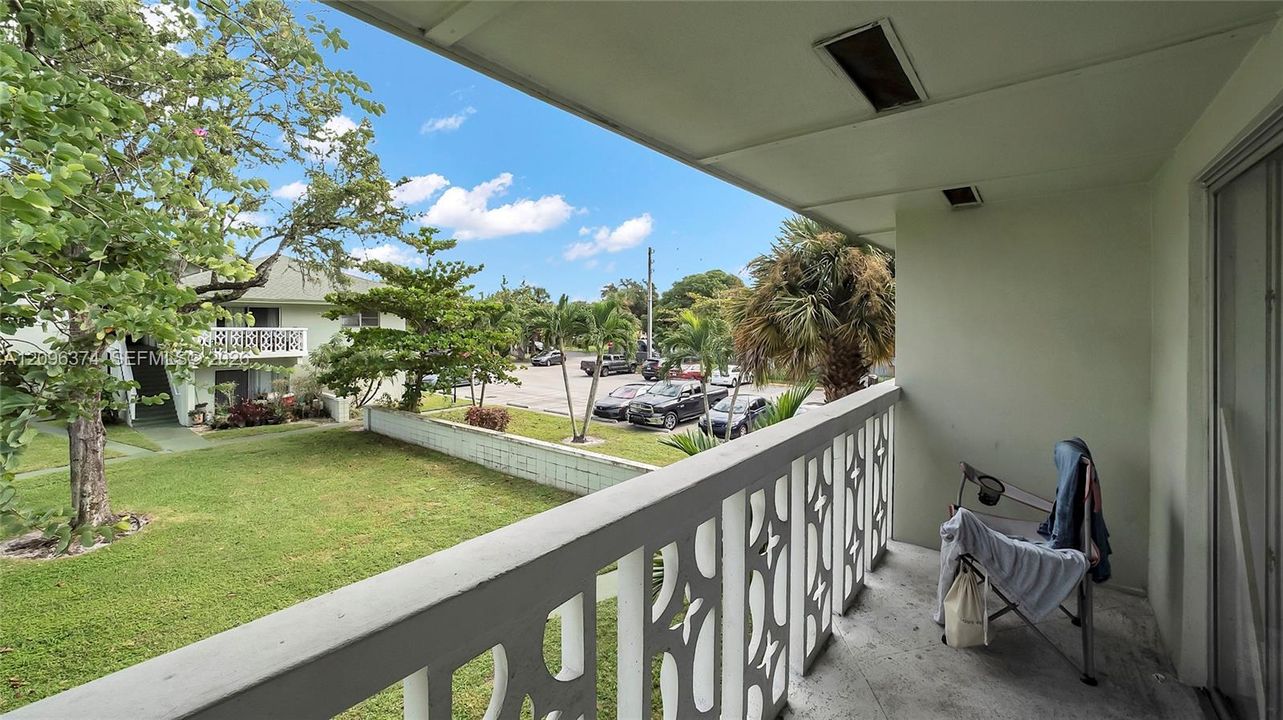 En Venta: $170,000 (2 camas, 2 baños, 899 Pies cuadrados)