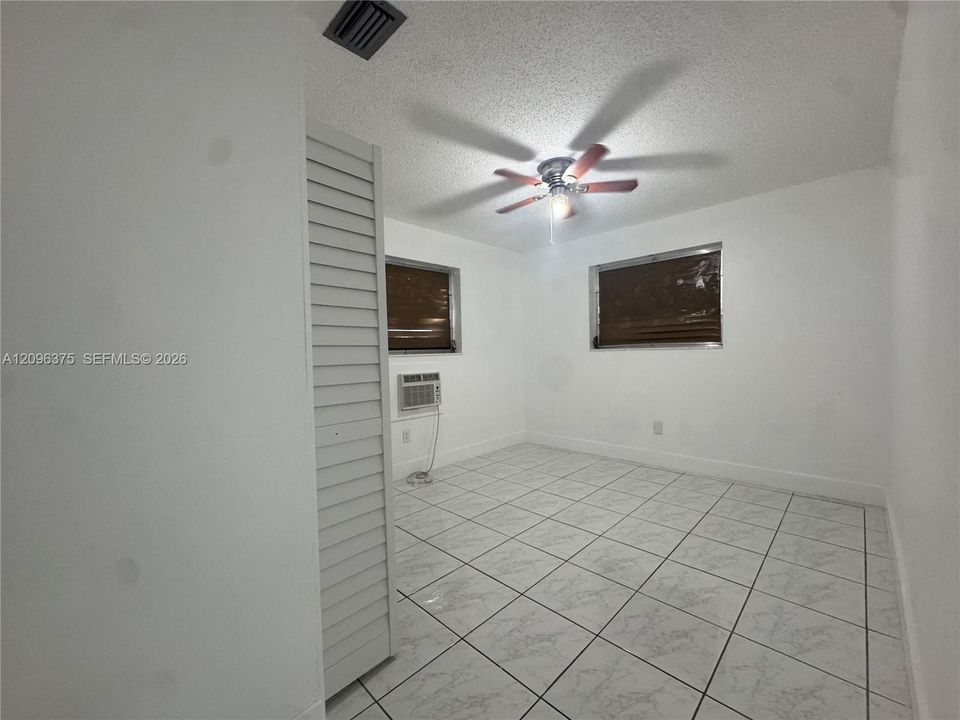 En Renta: $4,500 (5 camas, 3 baños, 2020 Pies cuadrados)