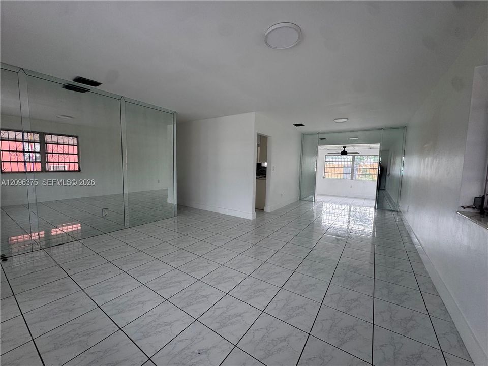 En Renta: $4,500 (5 camas, 3 baños, 2020 Pies cuadrados)