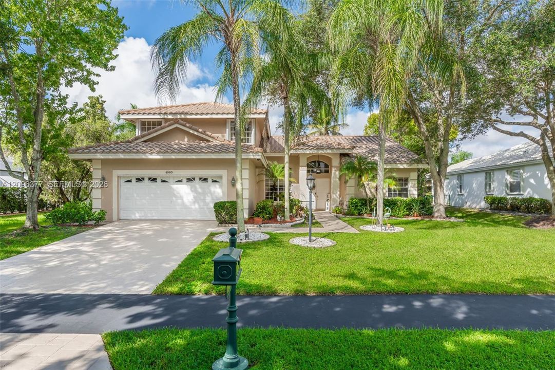En Venta: $925,000 (4 camas, 3 baños, 2736 Pies cuadrados)