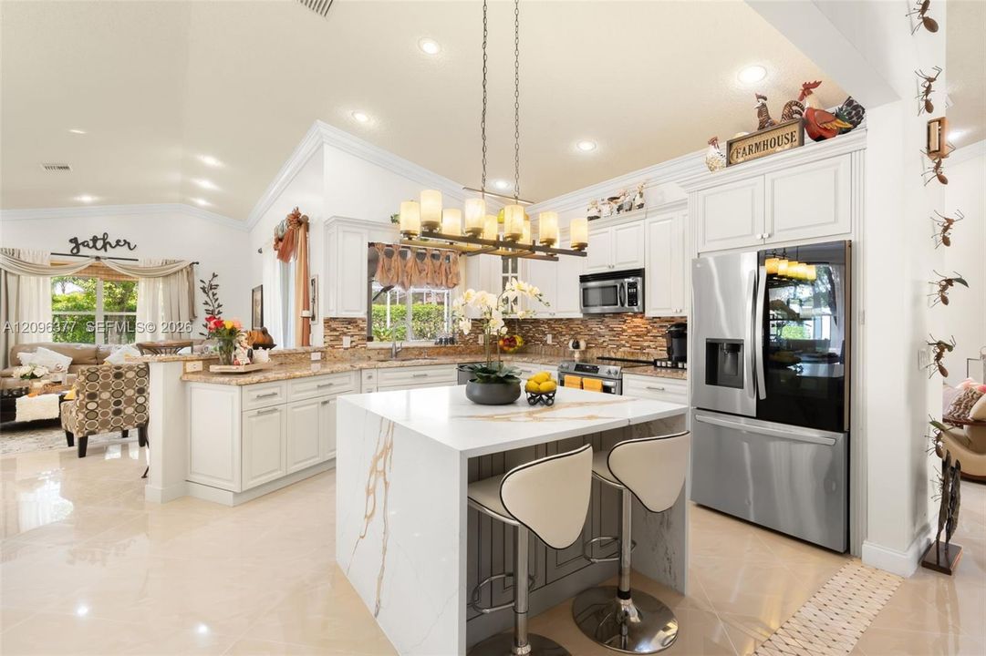 En Venta: $925,000 (4 camas, 3 baños, 2736 Pies cuadrados)