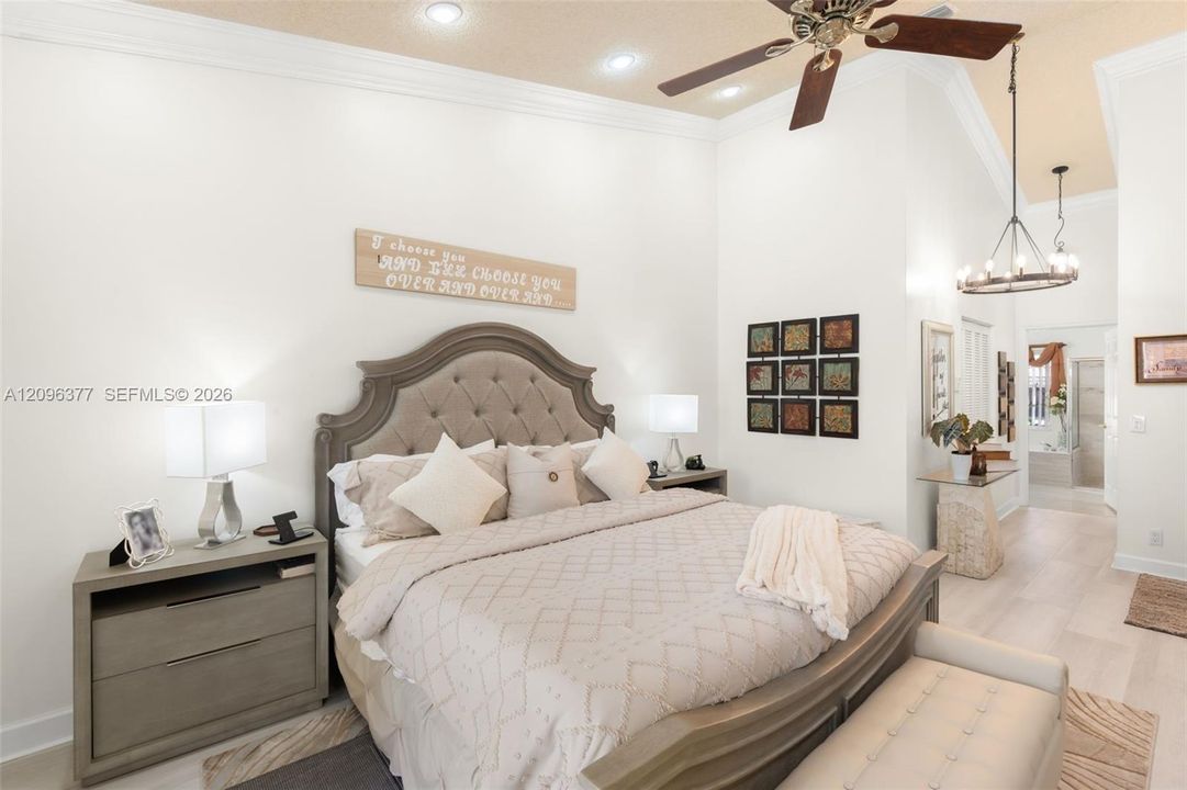 En Venta: $925,000 (4 camas, 3 baños, 2736 Pies cuadrados)