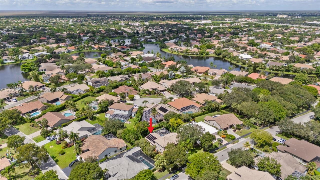En Venta: $925,000 (4 camas, 3 baños, 2736 Pies cuadrados)
