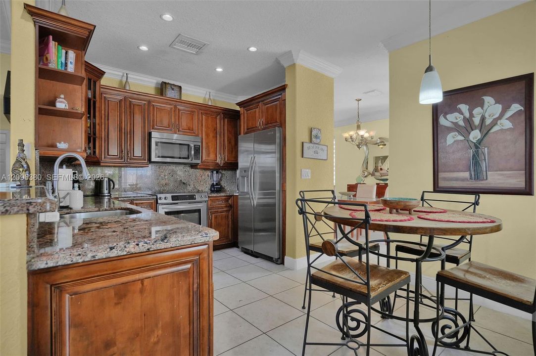 KITCHEN AND BREAKFAST AREA