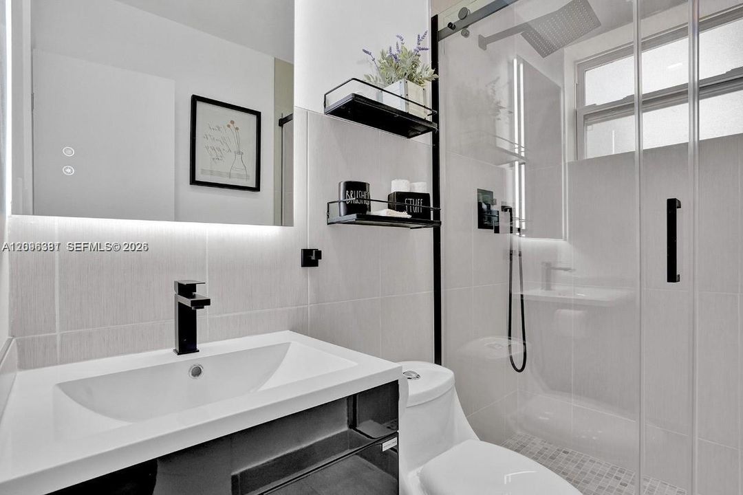 For Rent: $2,200 (1 beds, 1 baths, 600 Square Feet)