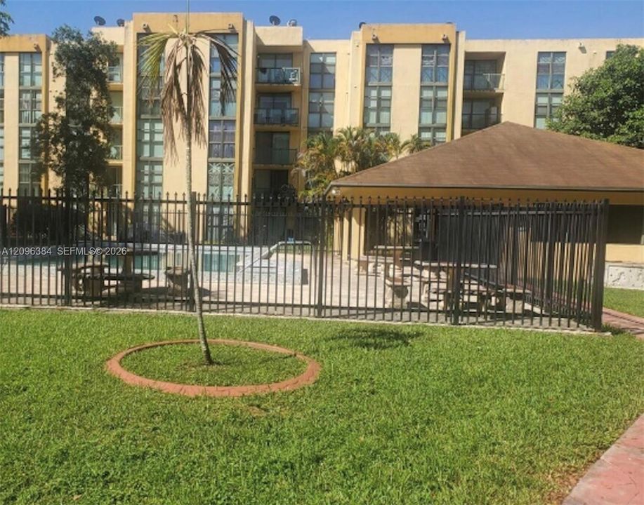Community pool
