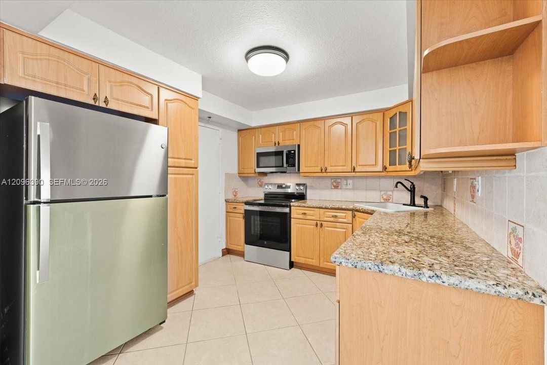 For Rent: $2,250 (2 beds, 2 baths, 1058 Square Feet)
