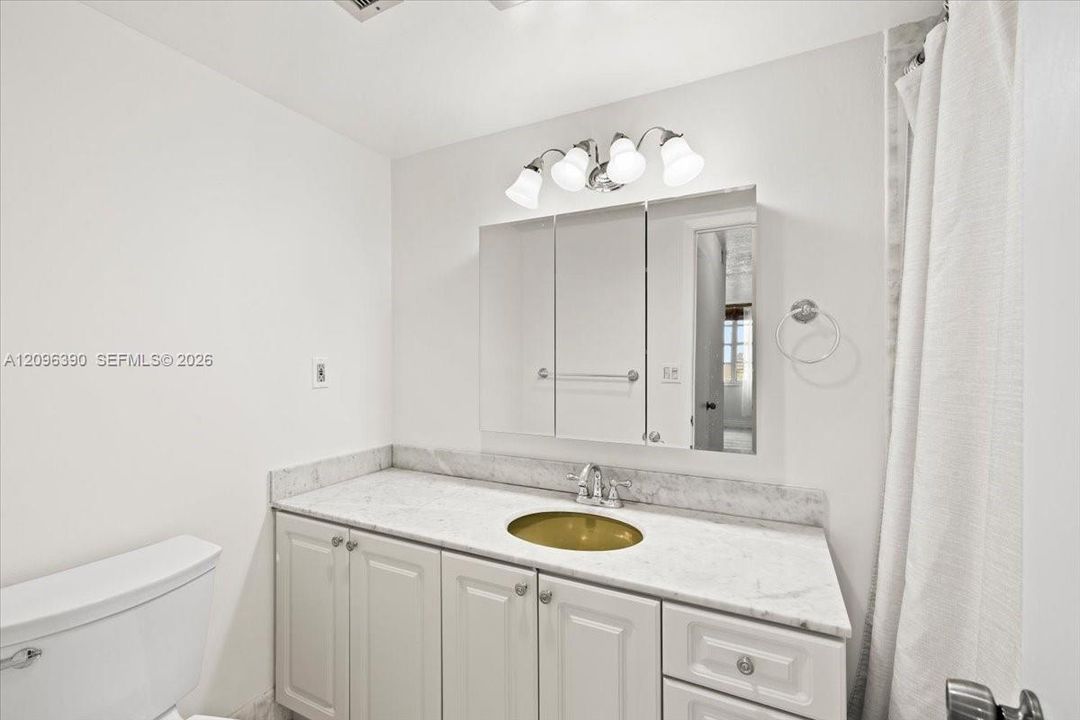 For Rent: $2,250 (2 beds, 2 baths, 1058 Square Feet)