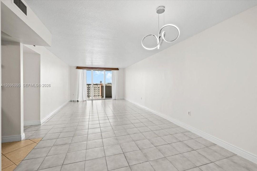 For Rent: $2,250 (2 beds, 2 baths, 1058 Square Feet)