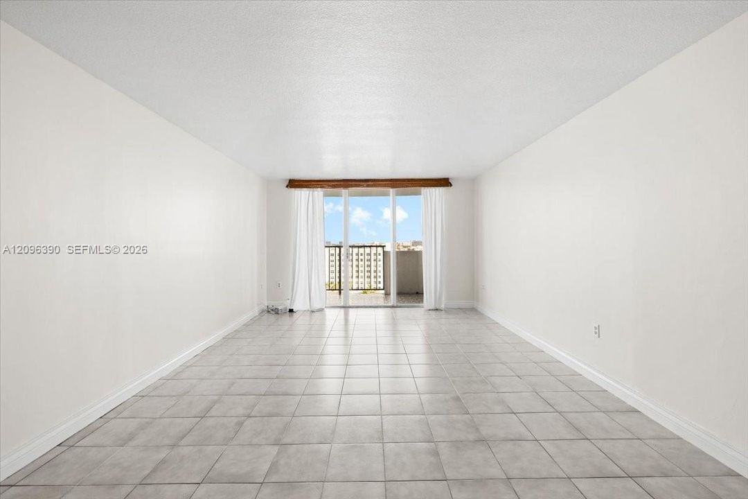 For Rent: $2,250 (2 beds, 2 baths, 1058 Square Feet)