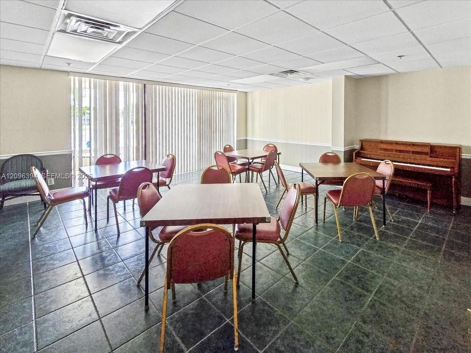 En Venta: $280,000 (3 camas, 2 baños, 1124 Pies cuadrados)