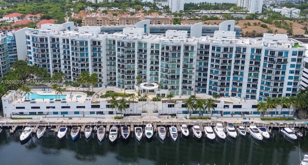 Spacious waterfront Pool Deck with Jacuzzi