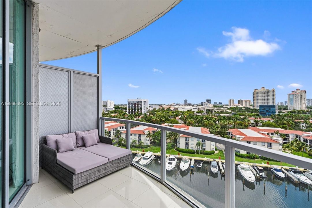 En Venta: $389,000 (1 camas, 2 baños, 816 Pies cuadrados)