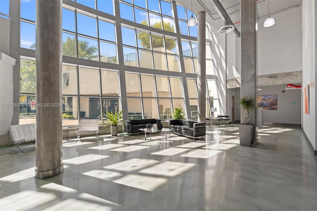 En Venta: $389,000 (1 camas, 2 baños, 816 Pies cuadrados)