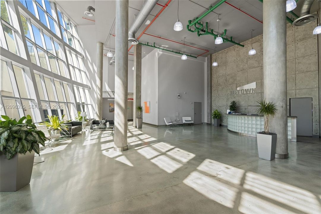 En Venta: $389,000 (1 camas, 2 baños, 816 Pies cuadrados)