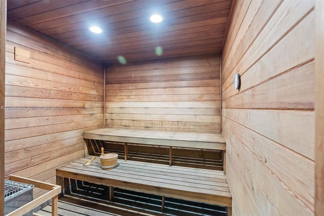 En Venta: $389,000 (1 camas, 2 baños, 816 Pies cuadrados)