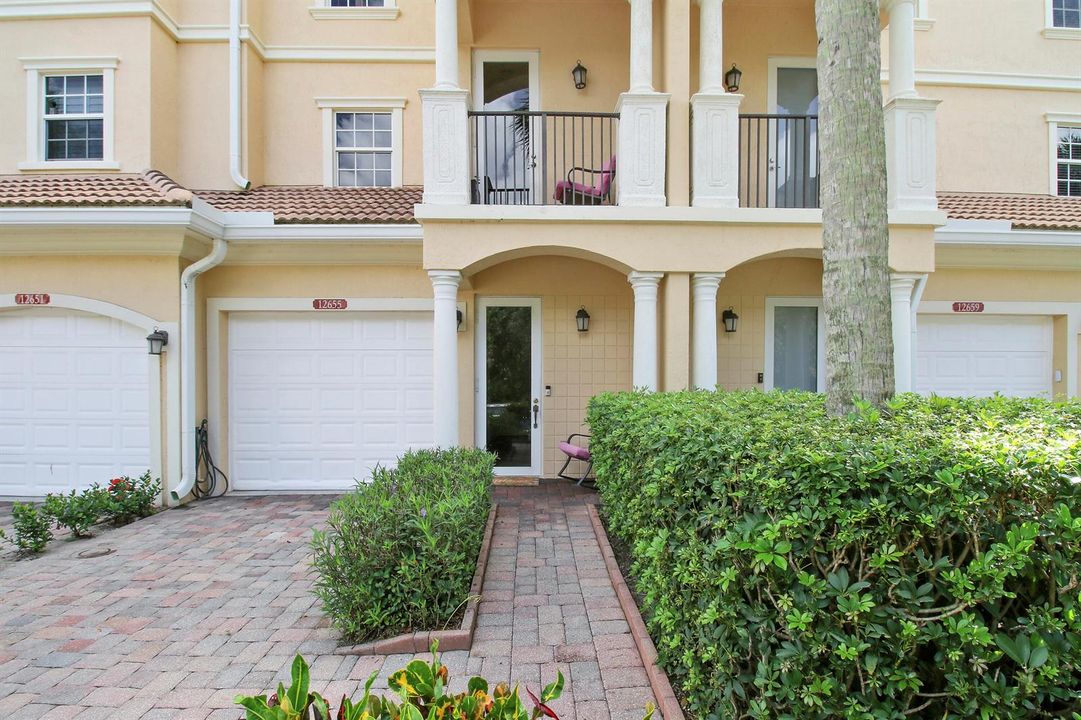 Garage & Balcony