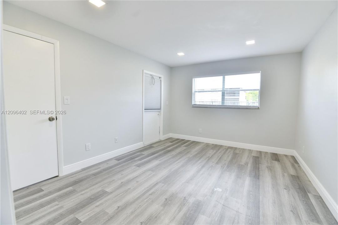 For Rent: $2,400 (2 beds, 2 baths, 1014 Square Feet)