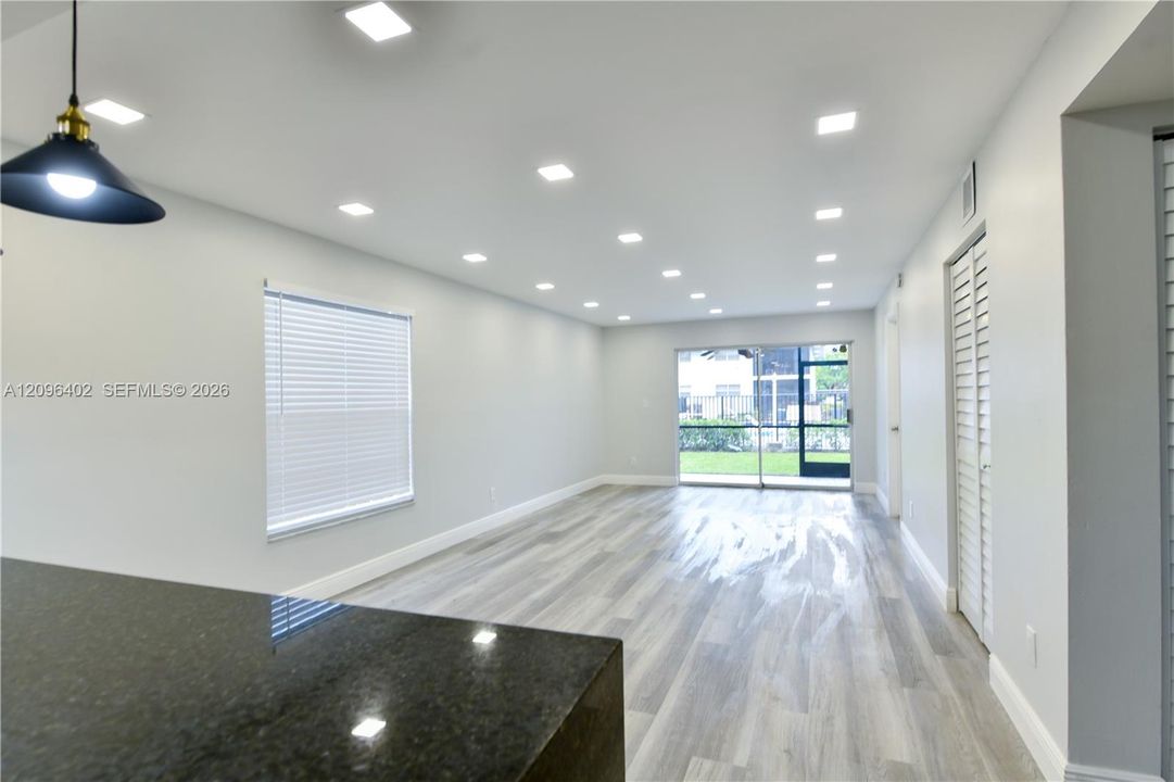 For Rent: $2,400 (2 beds, 2 baths, 1014 Square Feet)