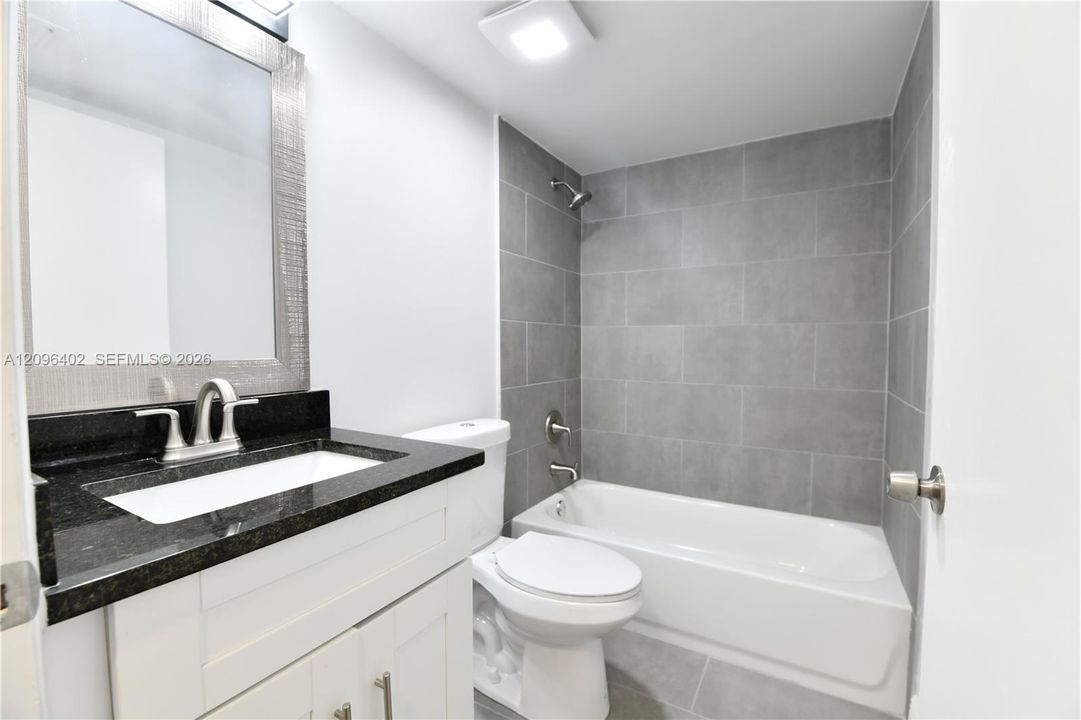 For Rent: $2,400 (2 beds, 2 baths, 1014 Square Feet)