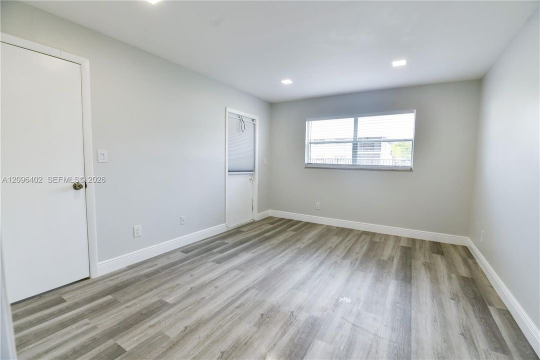 For Rent: $2,400 (2 beds, 2 baths, 1014 Square Feet)