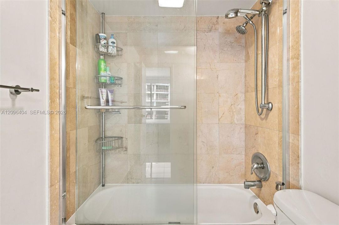 For Sale: $895,000 (1 beds, 1 baths, 896 Square Feet)