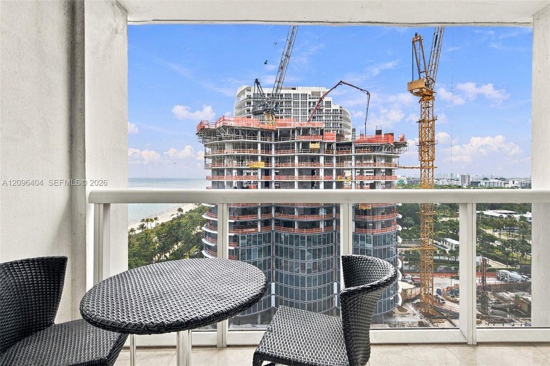For Sale: $895,000 (1 beds, 1 baths, 896 Square Feet)