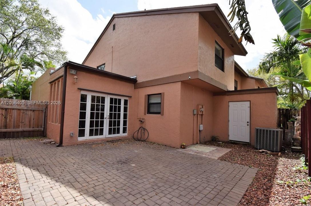 For Sale: $480,000 (3 beds, 2 baths, 1404 Square Feet)