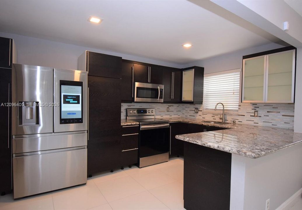 For Sale: $480,000 (3 beds, 2 baths, 1404 Square Feet)