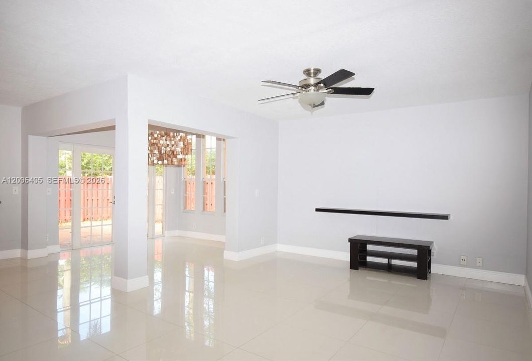 For Sale: $480,000 (3 beds, 2 baths, 1404 Square Feet)