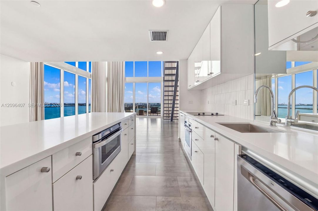 En Venta: $1,815,000 (2 camas, 2 baños, 1730 Pies cuadrados)